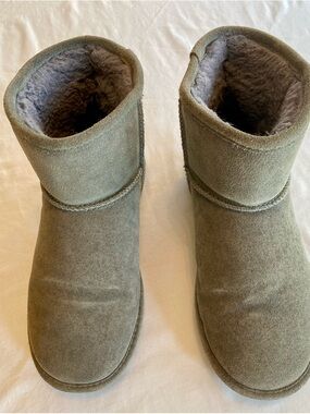 BearPaw Women’s Suede Winter Boots in Gray